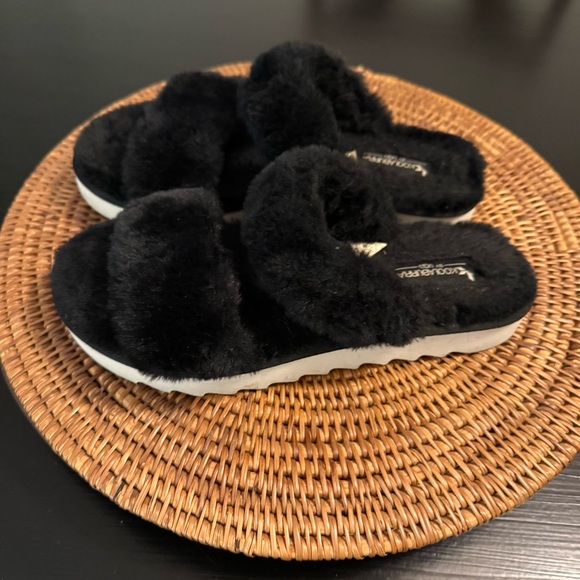 Koolaburra by UGG Black Faux Fur Slide Sandals - Picture 5 of 9